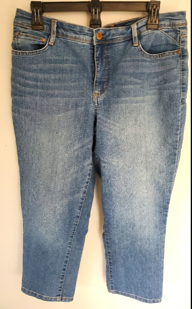 Bandolino Capris